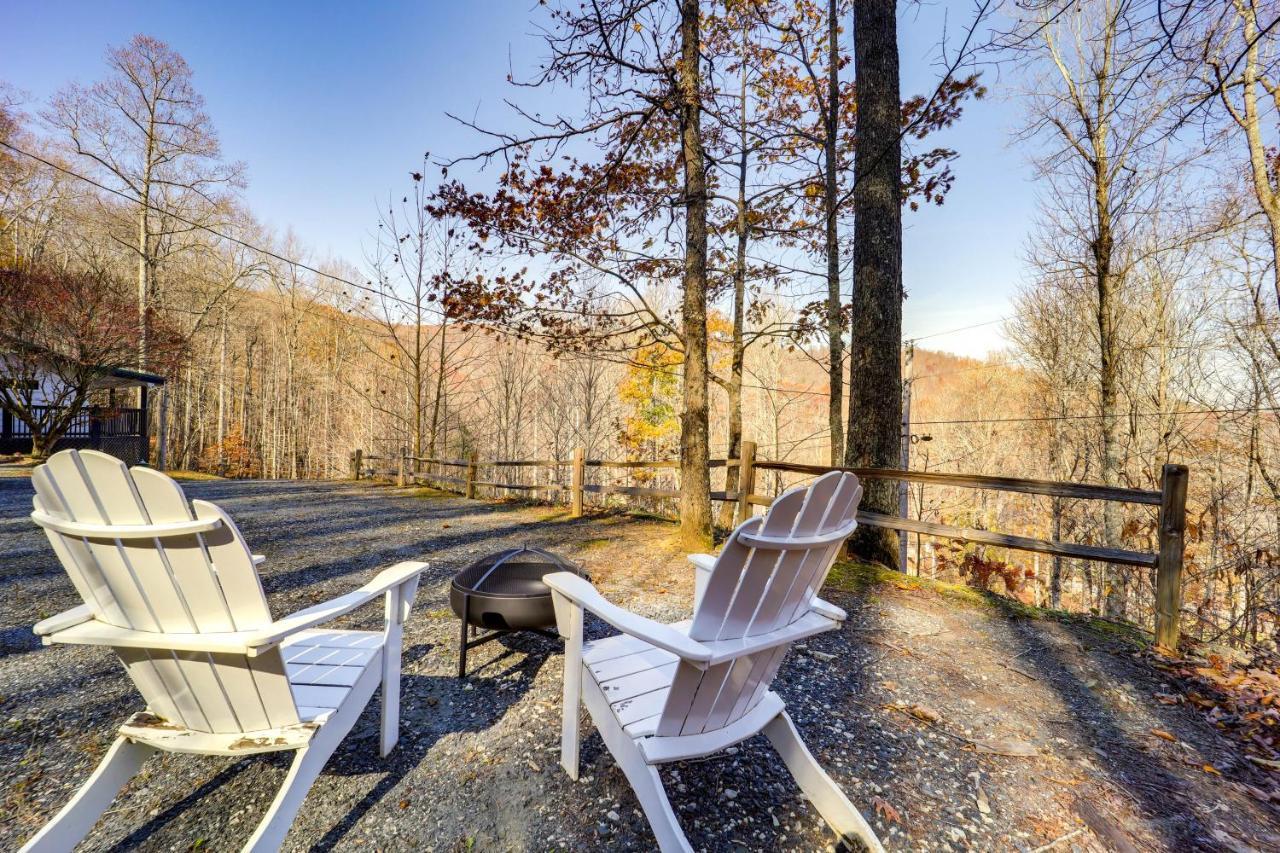 Pet-Friendly Spruce Pine Cabin With Private Fire Pit Экстерьер фото