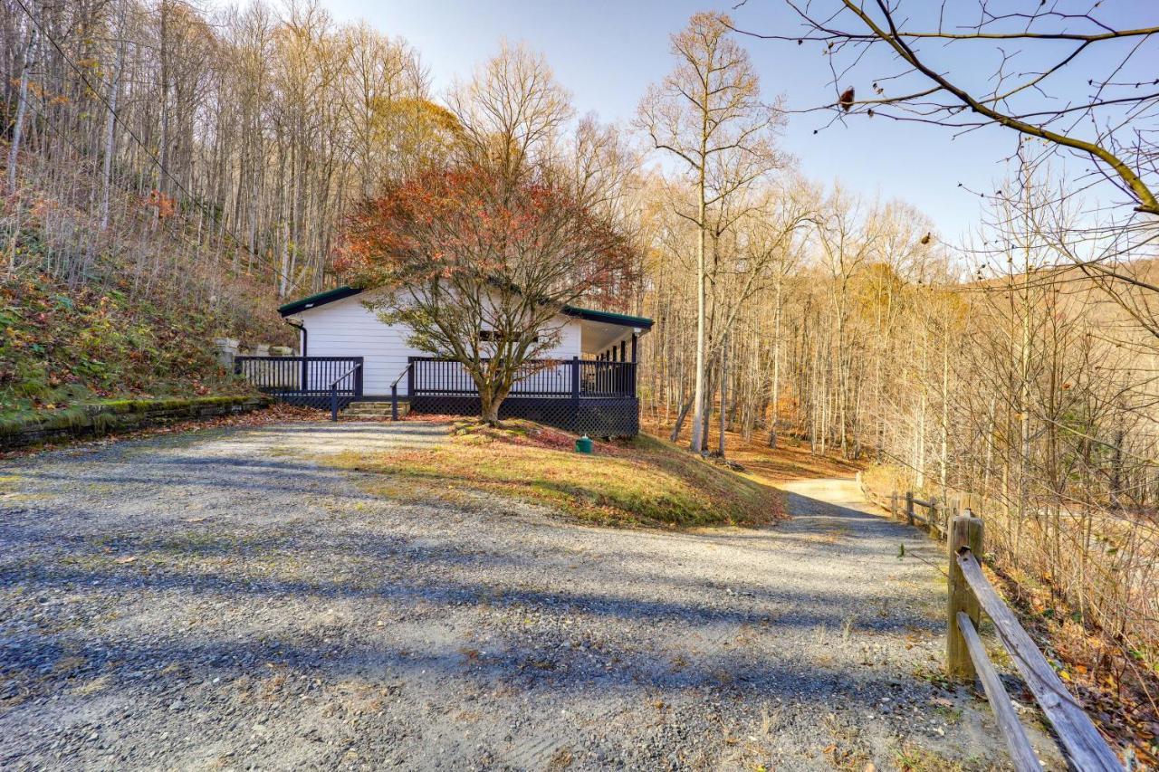 Pet-Friendly Spruce Pine Cabin With Private Fire Pit Экстерьер фото
