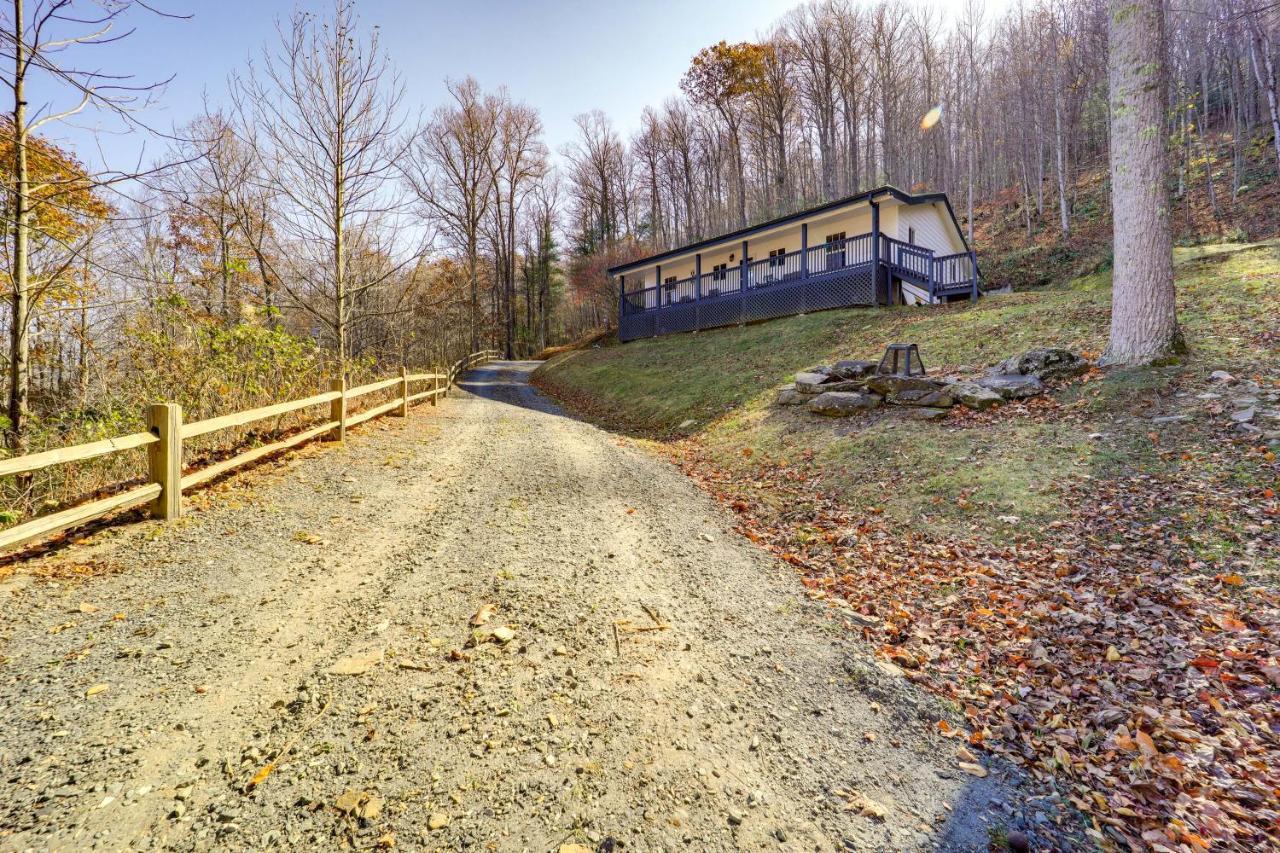 Pet-Friendly Spruce Pine Cabin With Private Fire Pit Экстерьер фото