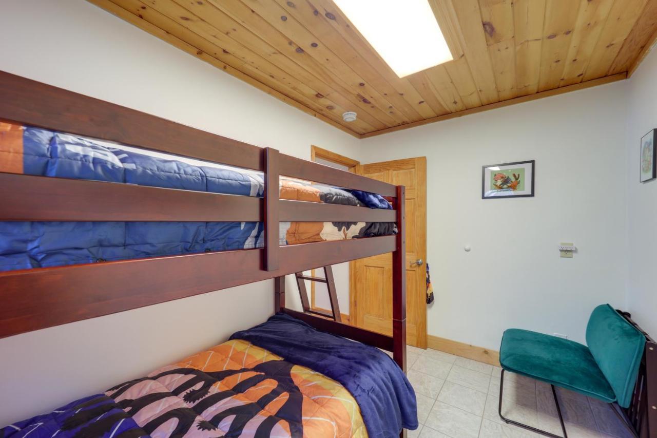 Pet-Friendly Spruce Pine Cabin With Private Fire Pit Экстерьер фото